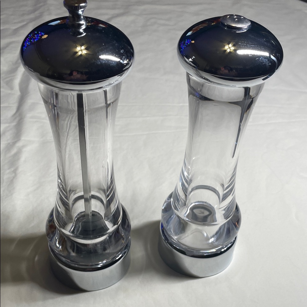 Stainless Steel and Clear Pepper Mill Set